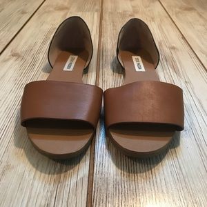 Steve Madden sidestep